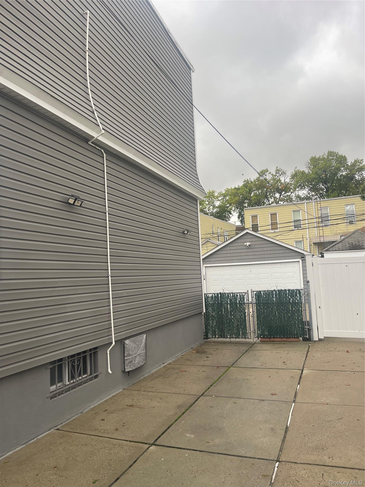 Single Family 76th Street Queens, NY 11385, MLS-1058081-3