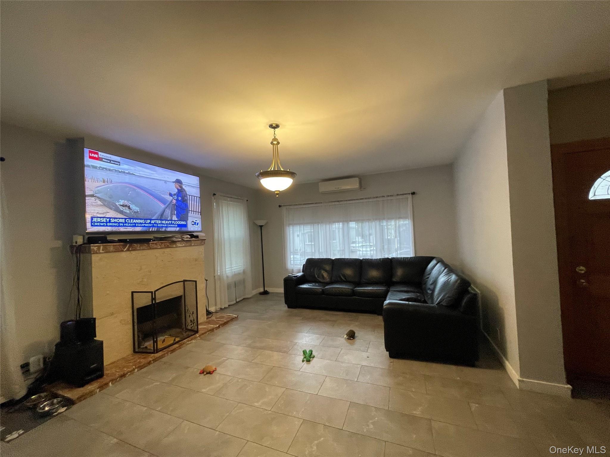 Single Family 76th Street Queens, NY 11385, MLS-1058081-6