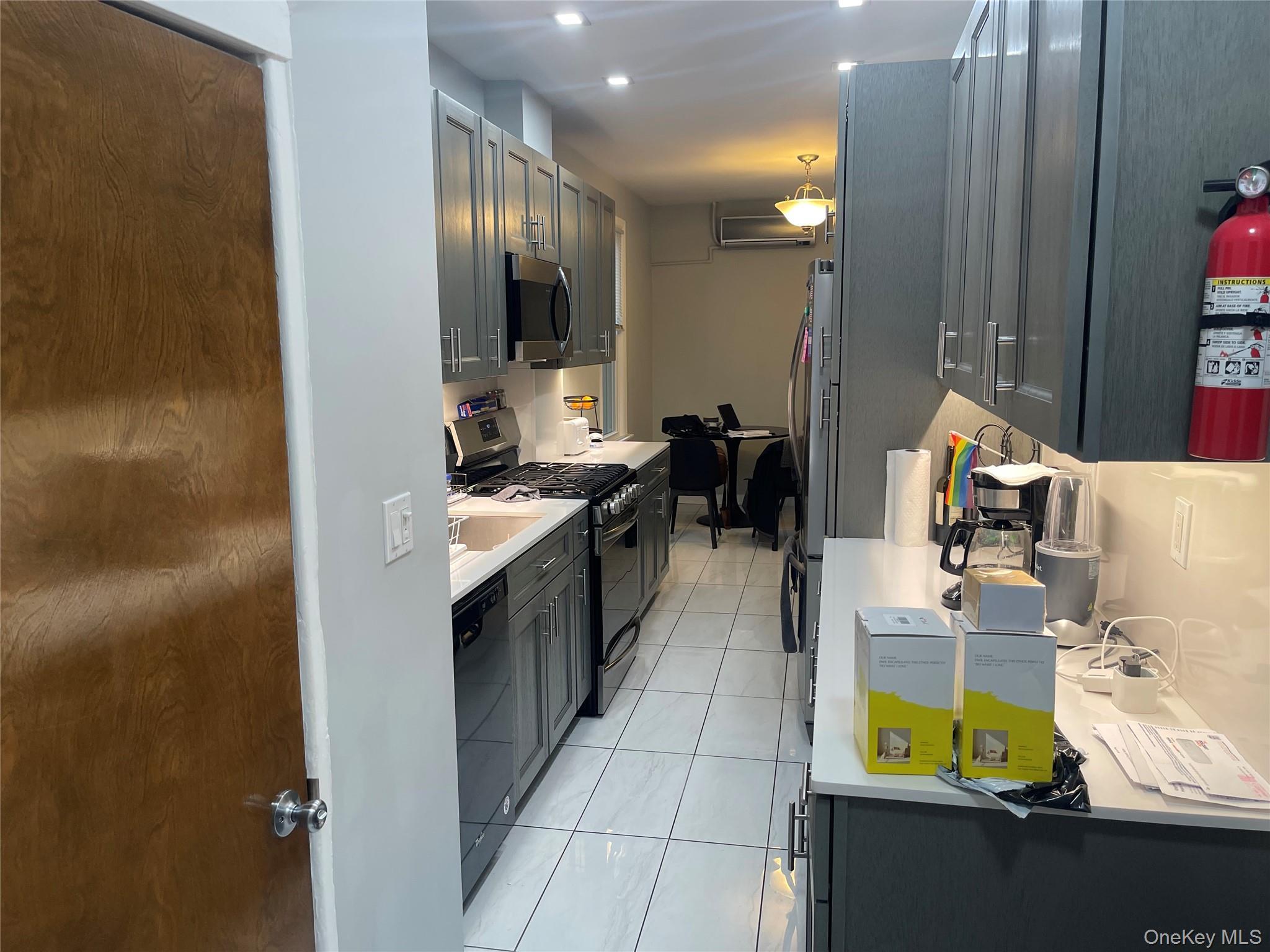 Single Family 76th Street Queens, NY 11385, MLS-1058081-8