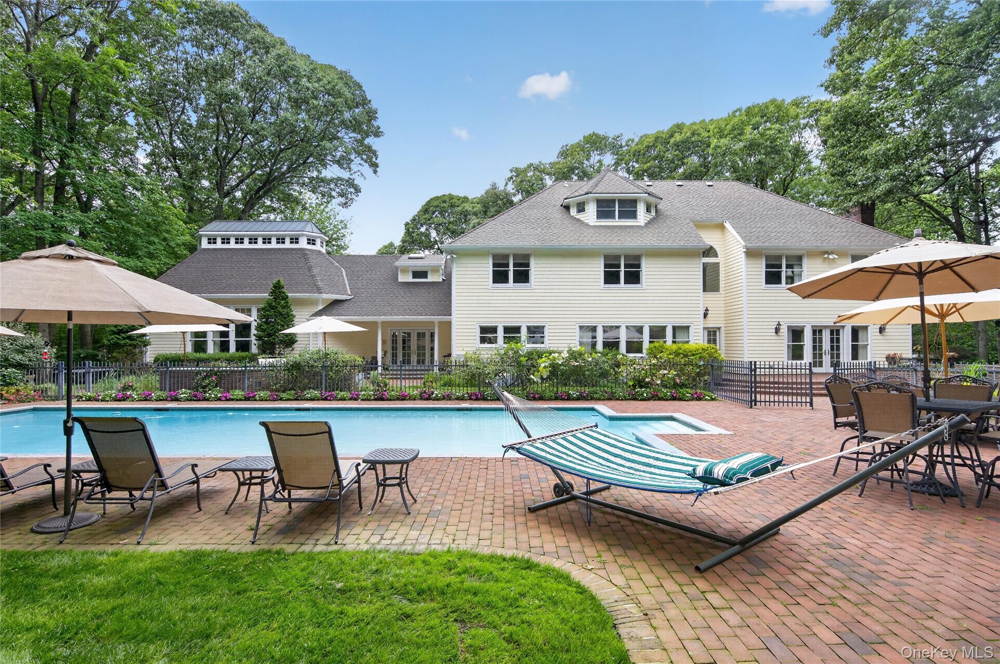 Single Family Cove Neck Road  Nassau County, NY 11771, MLS-1058118-21