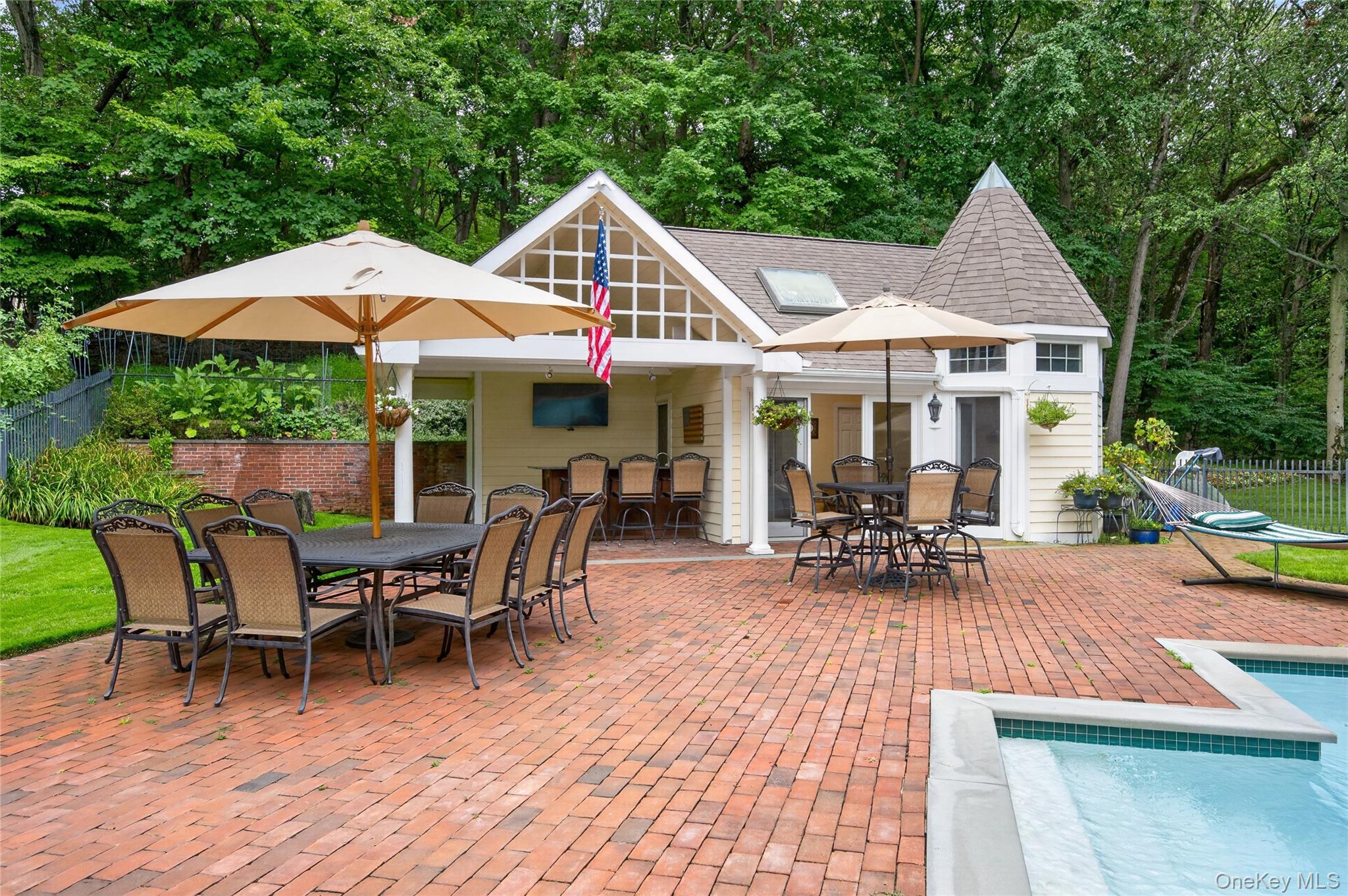 Single Family Cove Neck Road  Nassau County, NY 11771, MLS-1058118-23