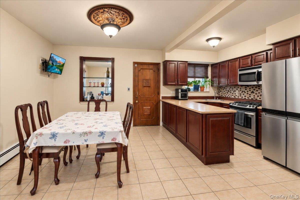 Single Family Radcliff Avenue  Bronx, NY 10462, MLS-1058223-3