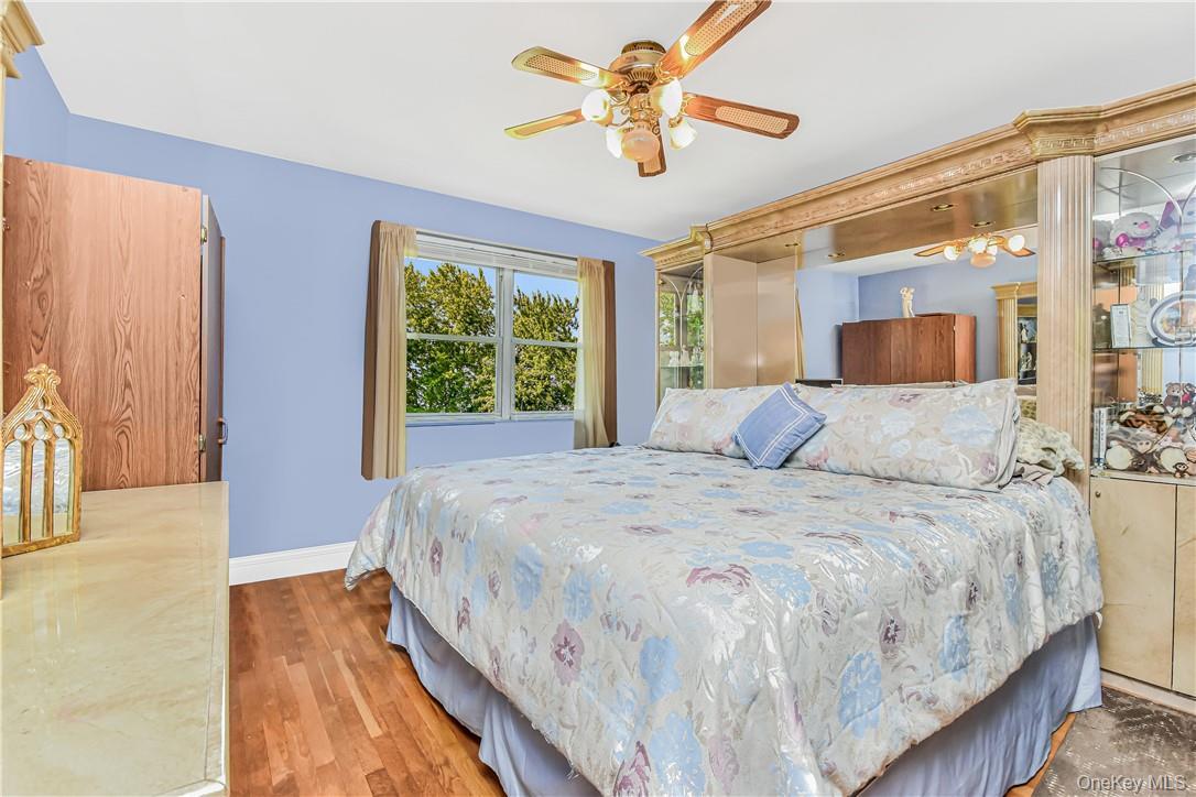 Single Family Balcom Avenue Bronx, NY 10465, MLS-1058253-11