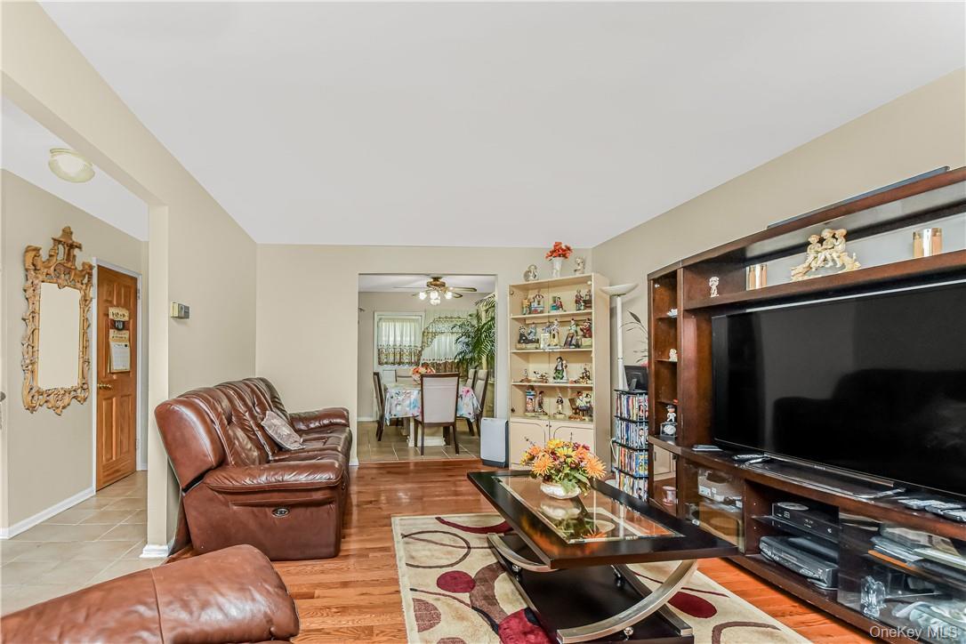 Single Family Balcom Avenue Bronx, NY 10465, MLS-1058253-5