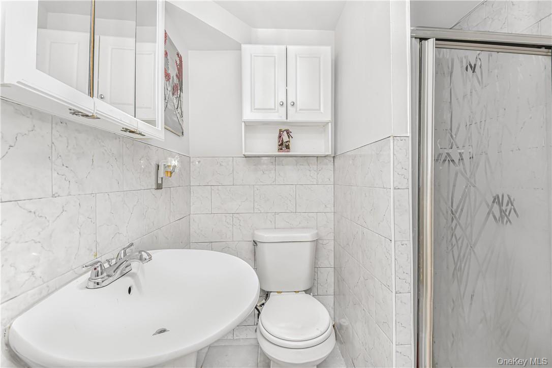 Single Family Balcom Avenue Bronx, NY 10465, MLS-1058253-8