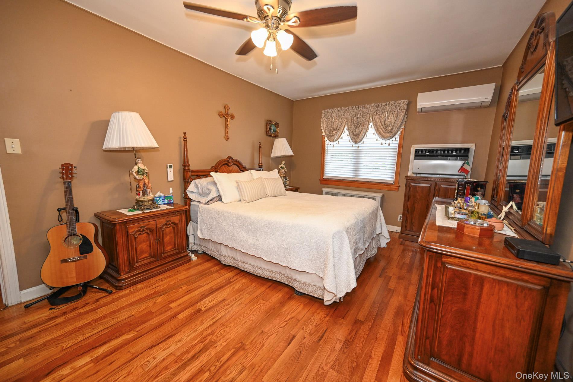Single Family 58th Road  Queens, NY 11379, MLS-1058279-8