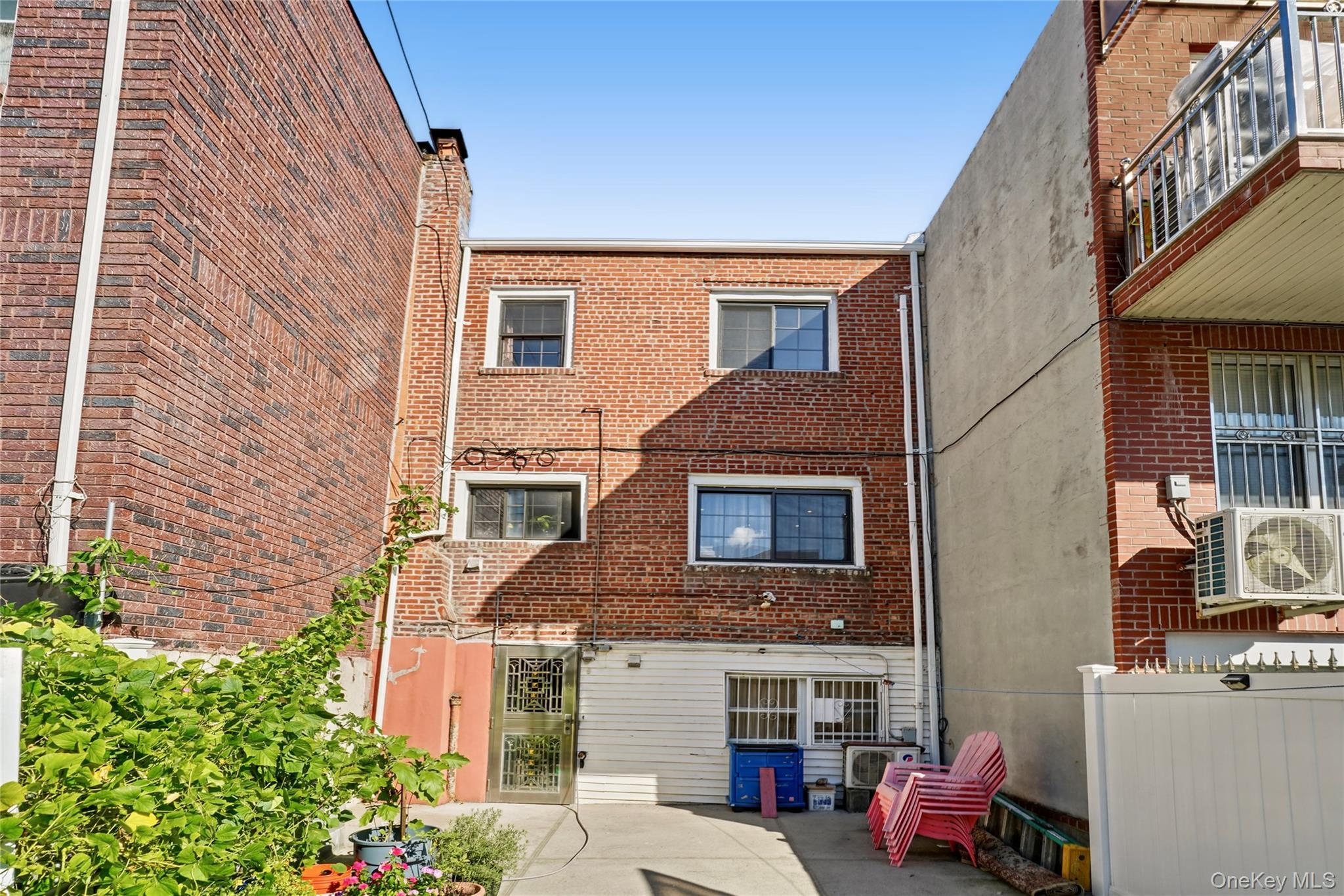 Single Family 63rd Street  Queens, NY 11377, MLS-1058331-20