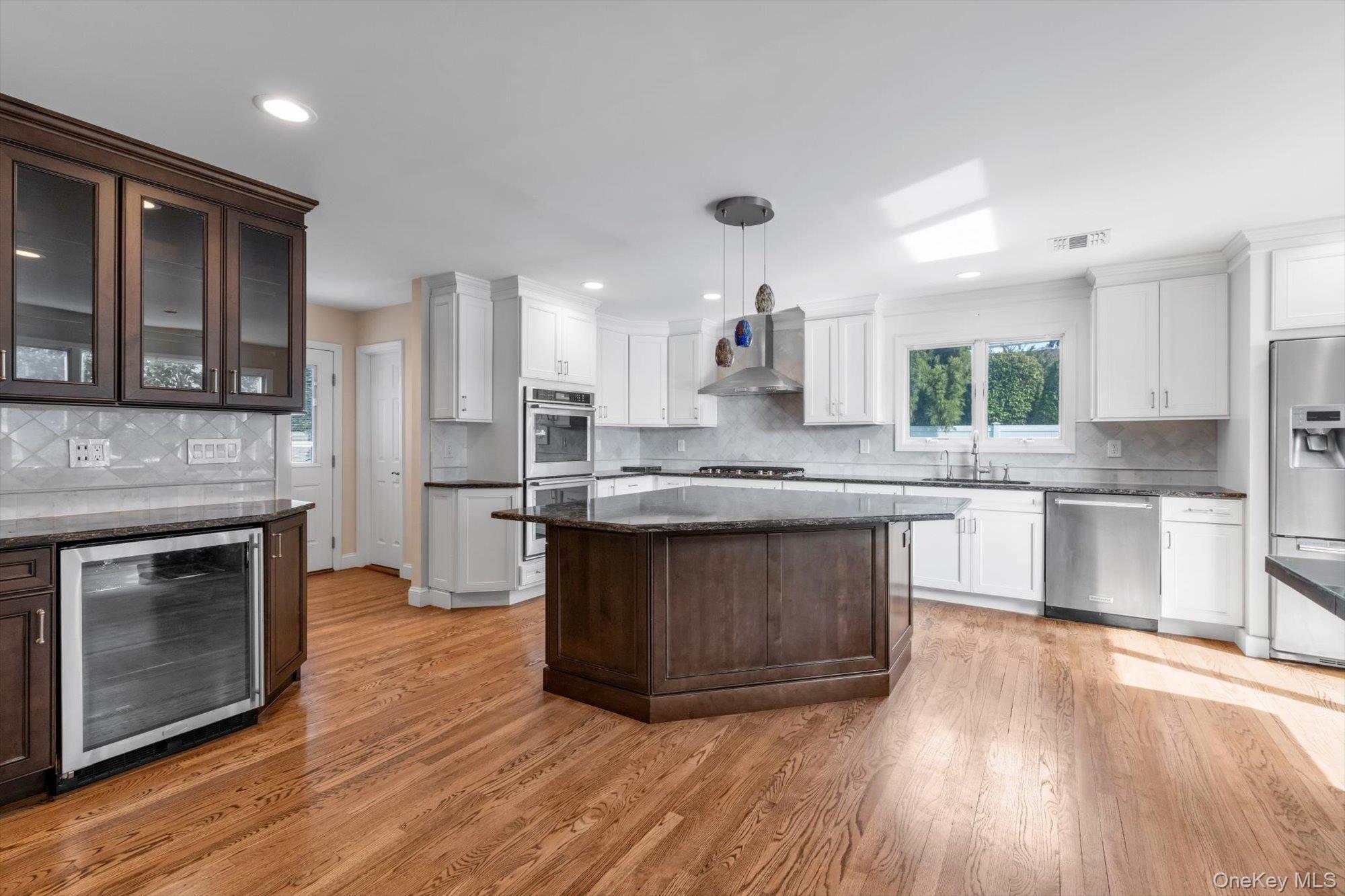 Single Family Lesley Drive  Nassau County, NY 11791, MLS-1058348-11