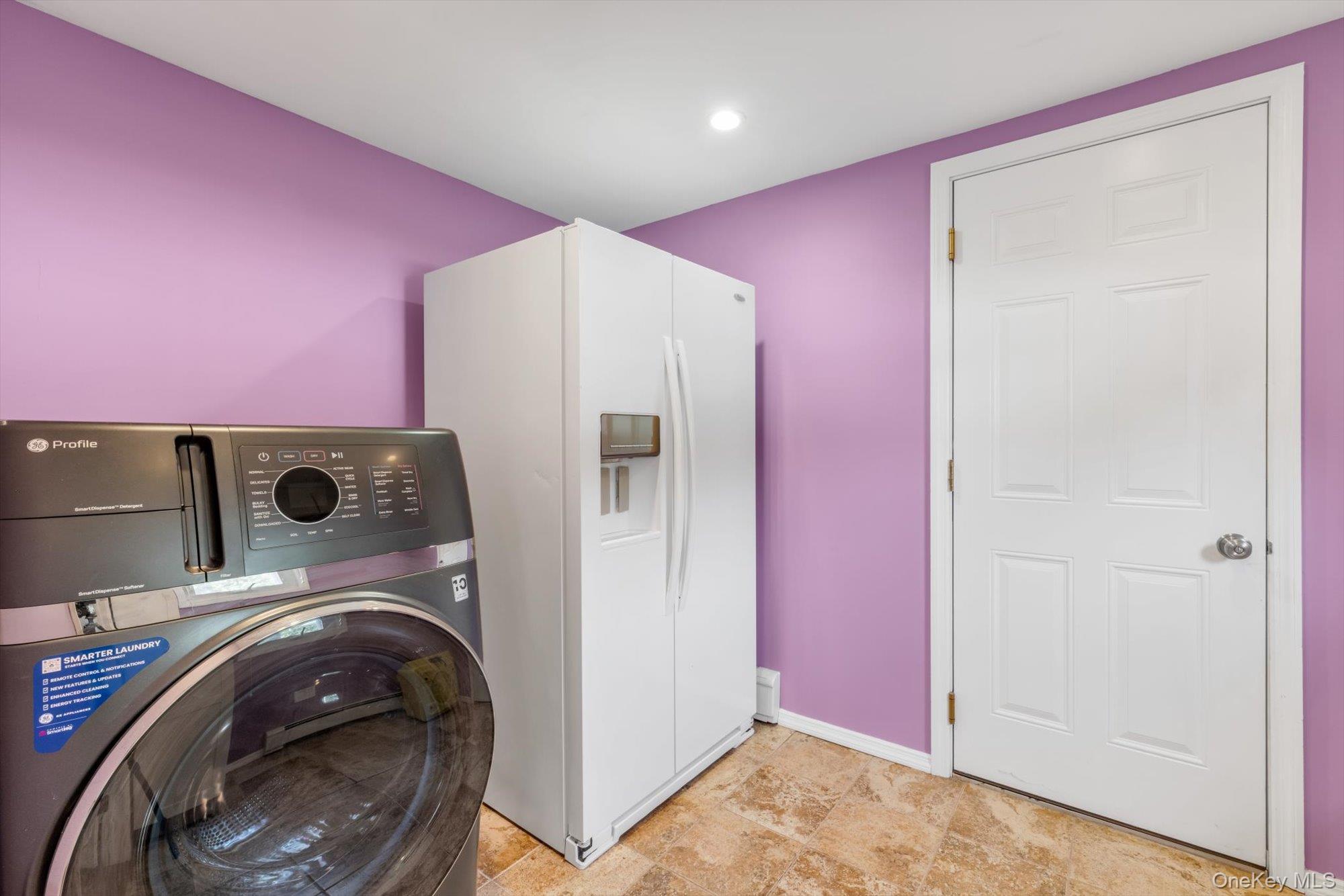 Single Family Lesley Drive  Nassau County, NY 11791, MLS-1058348-14
