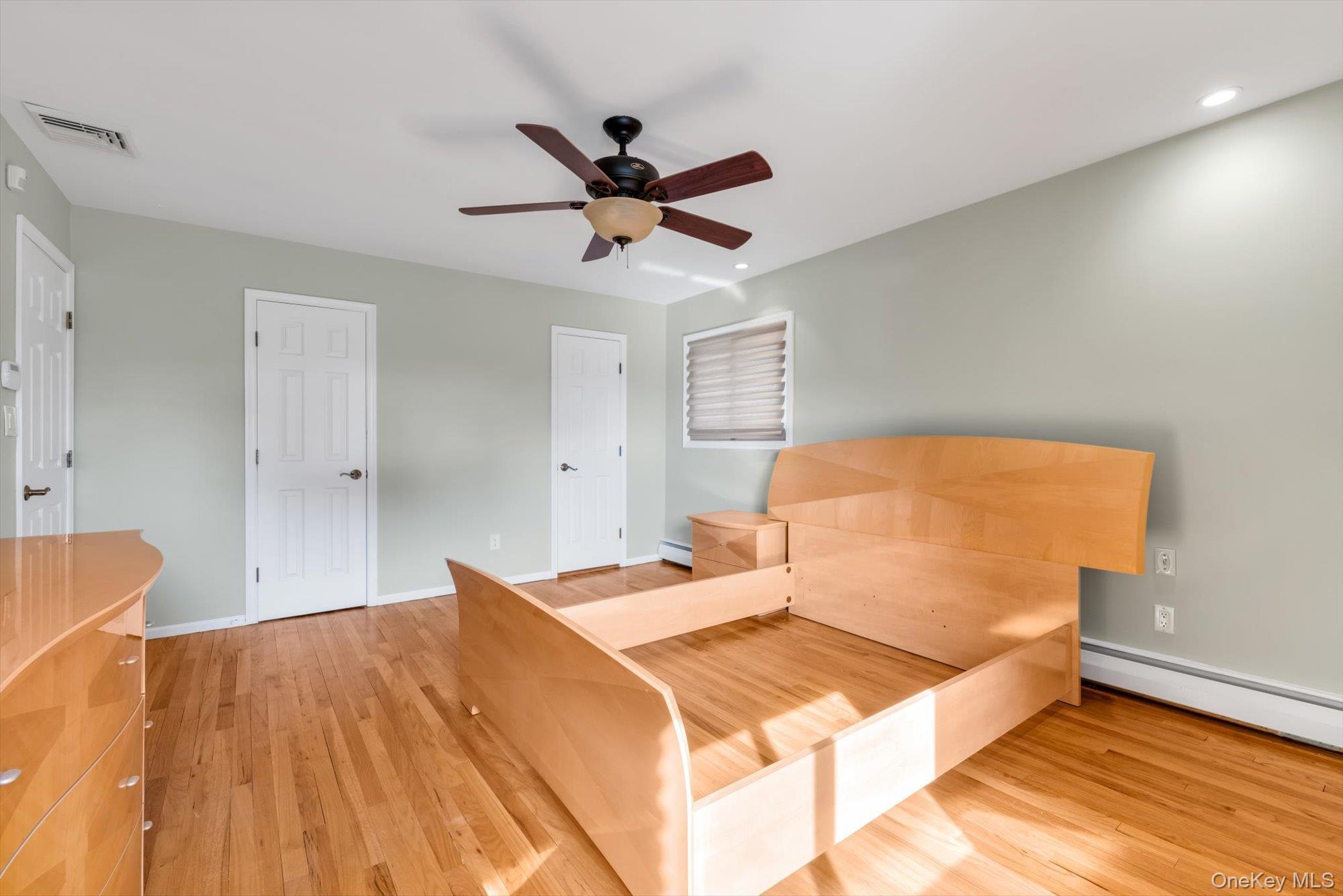 Single Family Lesley Drive  Nassau County, NY 11791, MLS-1058348-18