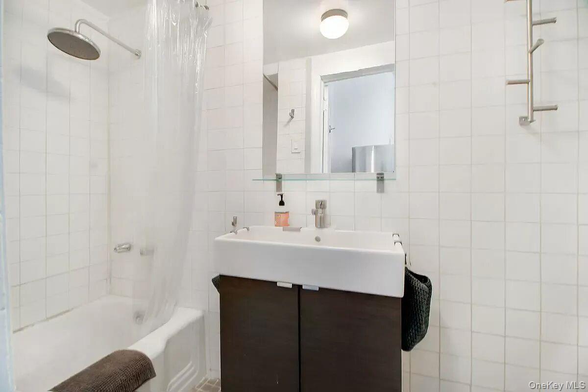Single Family Irving Avenue  Brooklyn, NY 11237, MLS-1058383-4