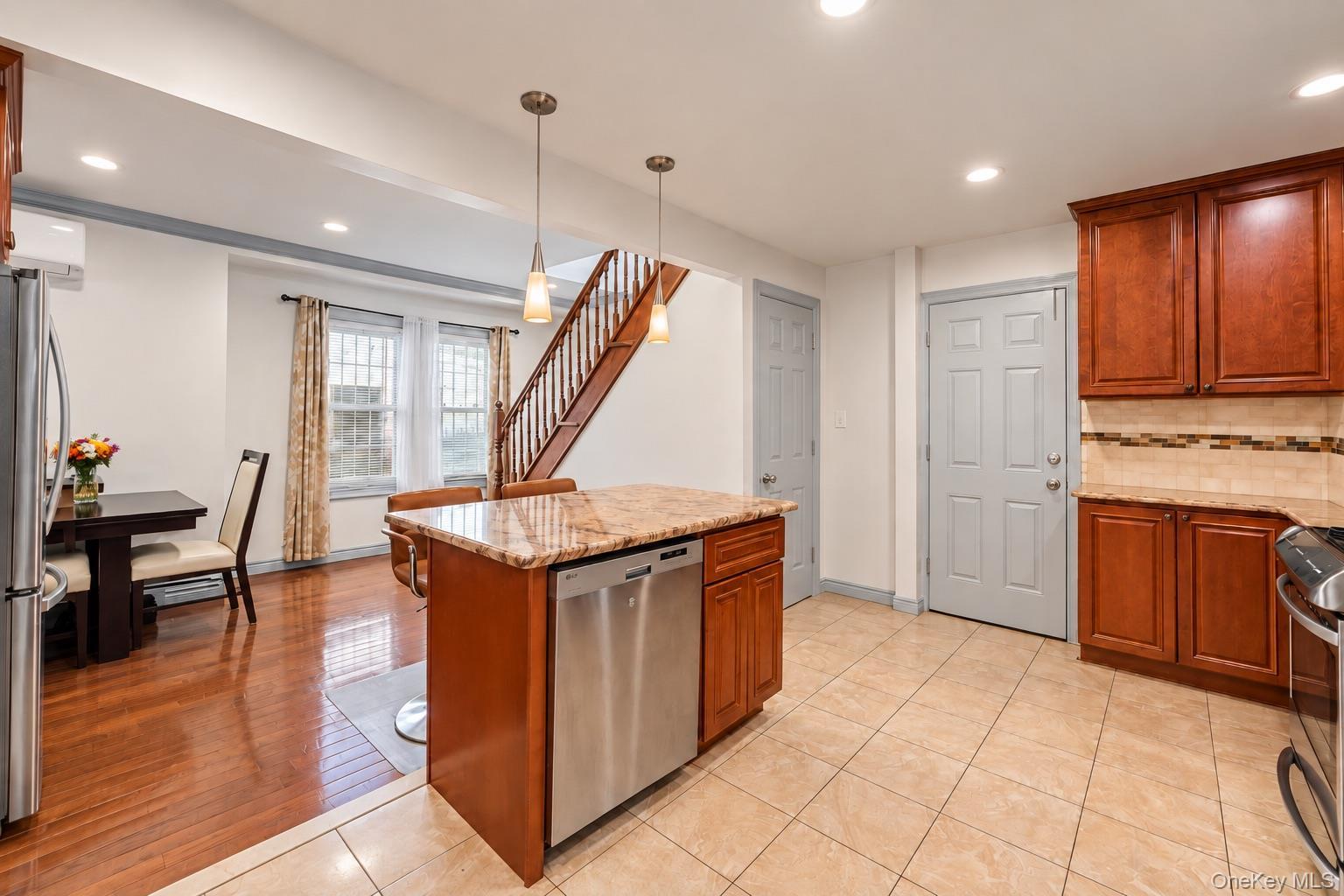Single Family 166th Street Queens, NY 11433, MLS-1058405-11