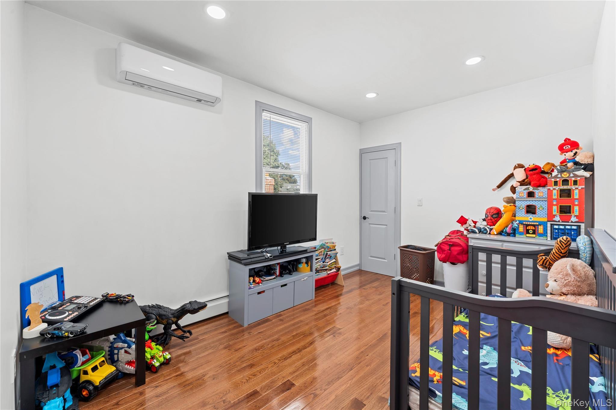 Single Family 166th Street Queens, NY 11433, MLS-1058405-18