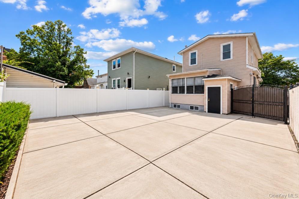 Single Family 166th Street Queens, NY 11433, MLS-1058405-26
