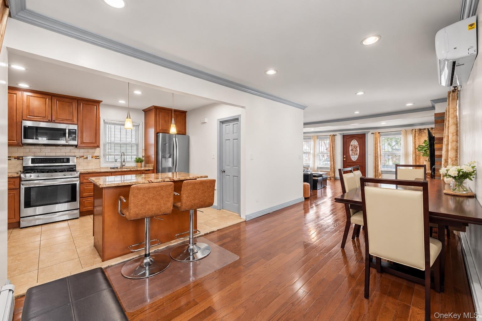 Single Family 166th Street Queens, NY 11433, MLS-1058405-8