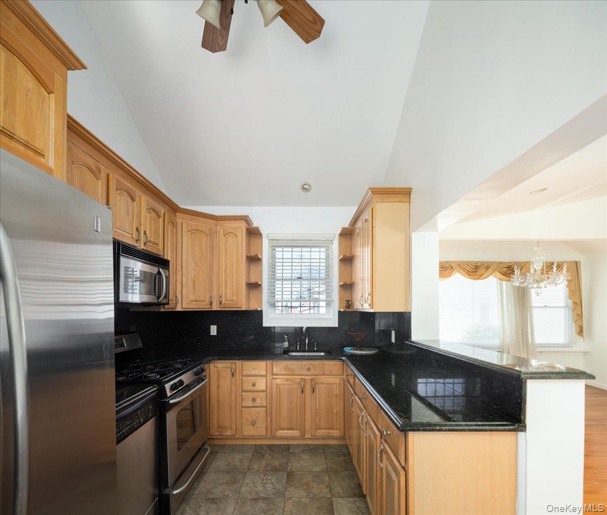 Single Family 10th Avenue Queens, NY 11357, MLS-1058424-10