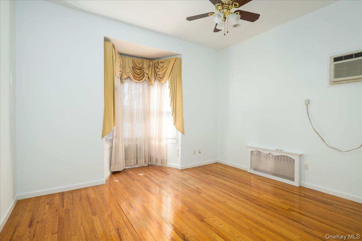 Single Family 10th Avenue Queens, NY 11357, MLS-1058424-14