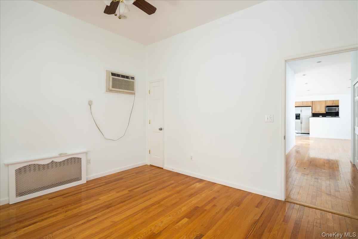 Single Family 10th Avenue Queens, NY 11357, MLS-1058424-15