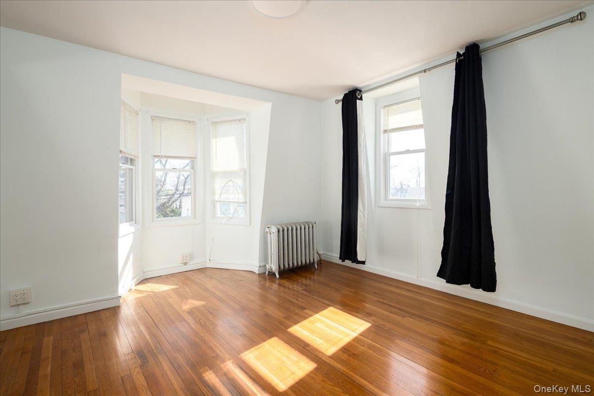 Single Family 10th Avenue Queens, NY 11357, MLS-1058424-19