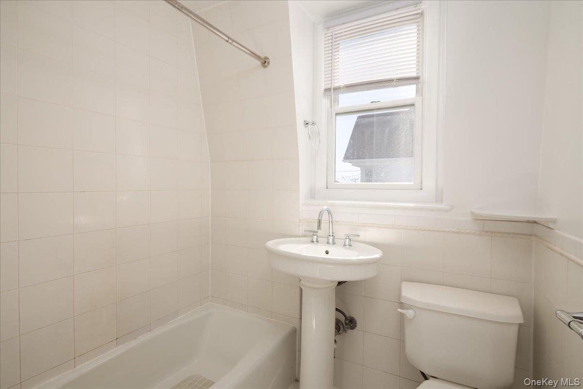 Single Family 10th Avenue Queens, NY 11357, MLS-1058424-21