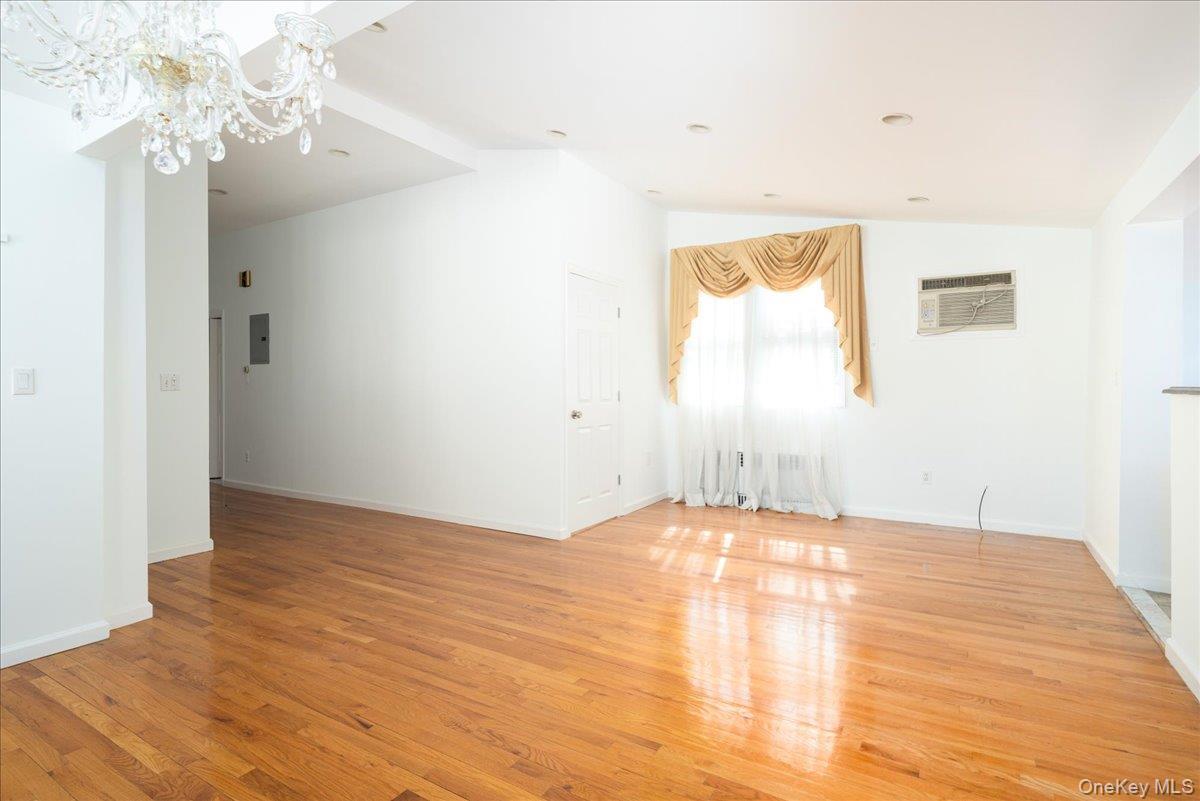Single Family 10th Avenue Queens, NY 11357, MLS-1058424-7