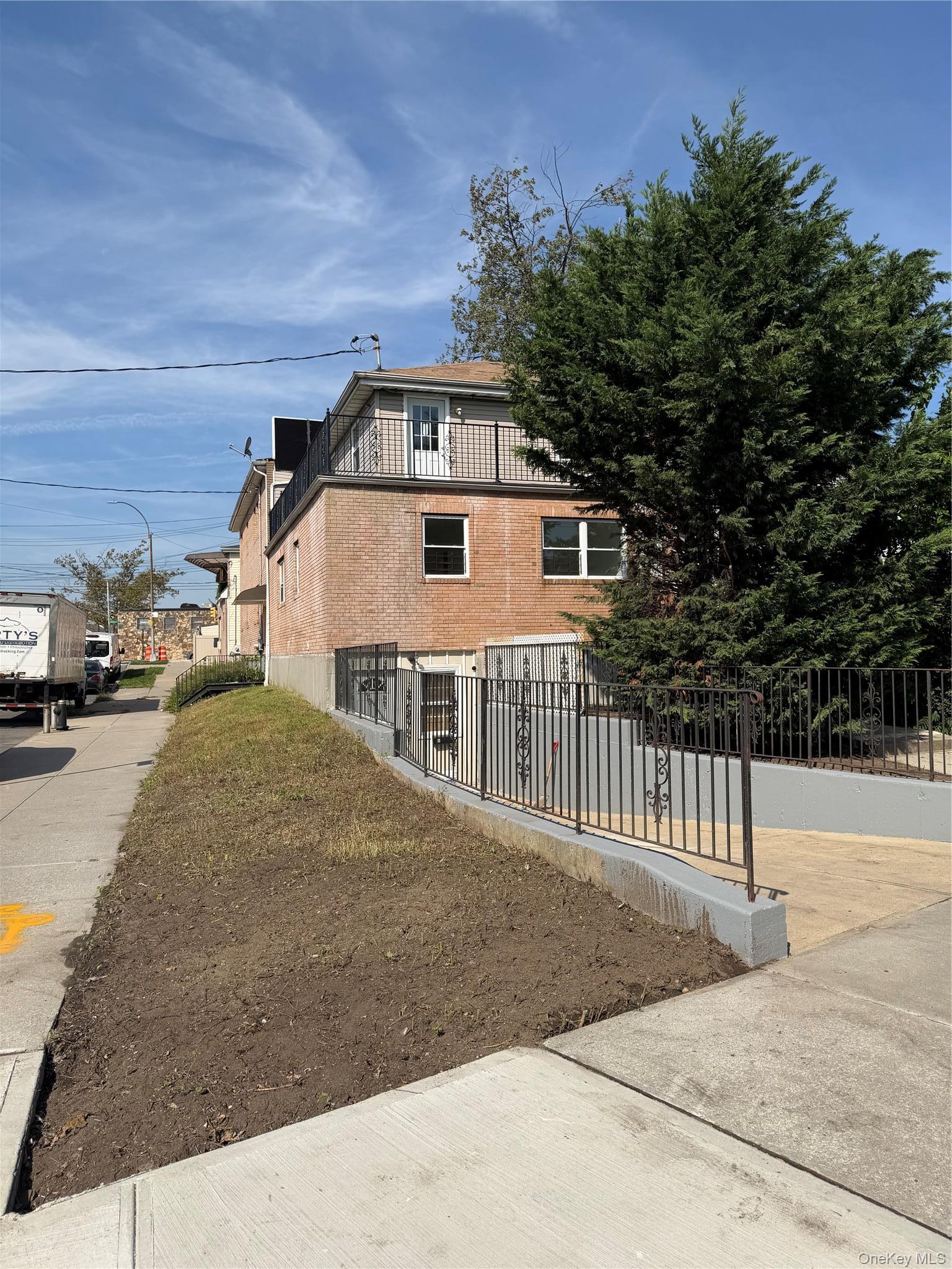 Single Family 176th Street  Queens, NY 11434, MLS-1058462-2