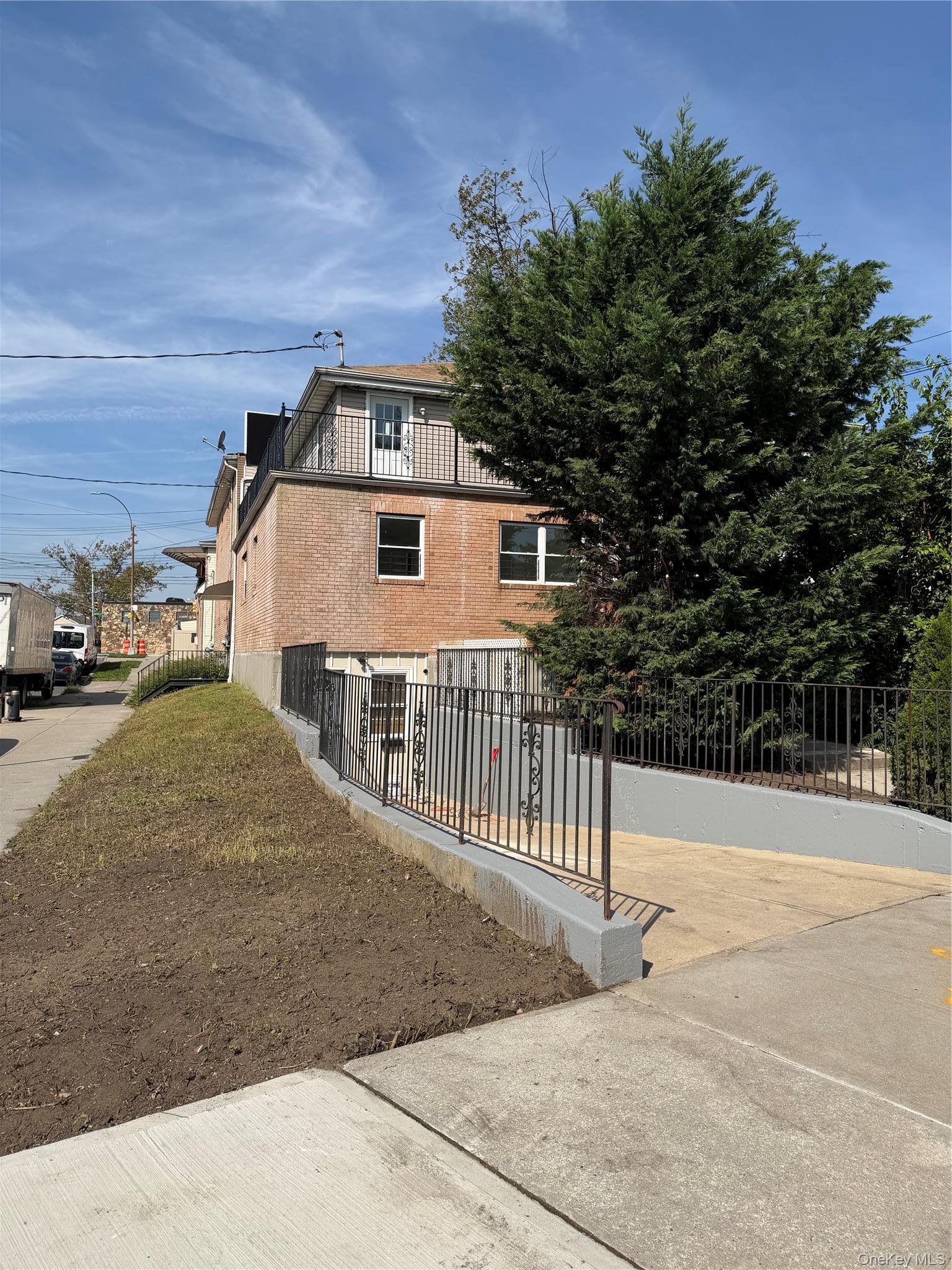 Single Family 176th Street  Queens, NY 11434, MLS-1058462-3