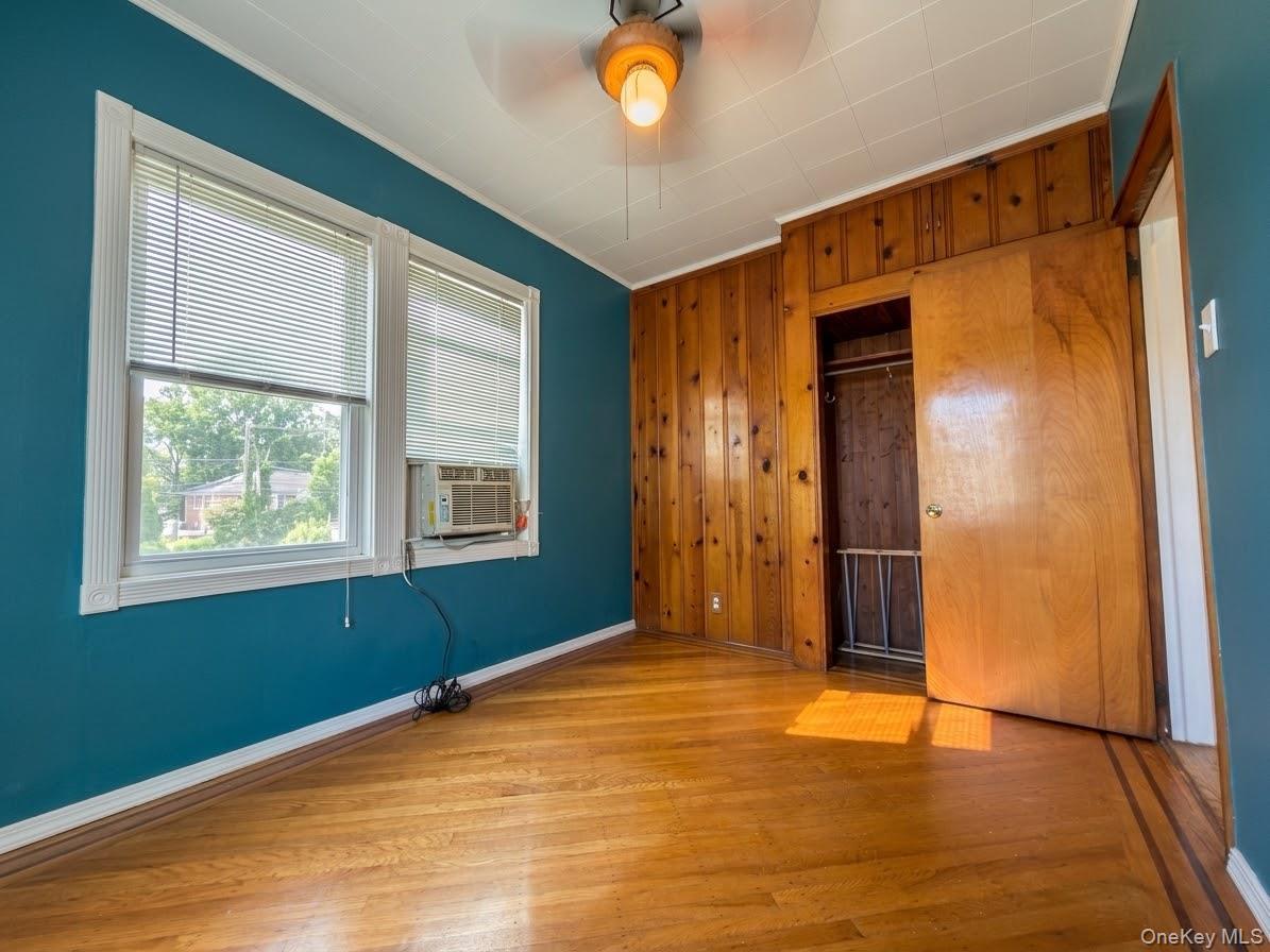Single Family 60th Place Queens, NY 11385, MLS-1058464-20
