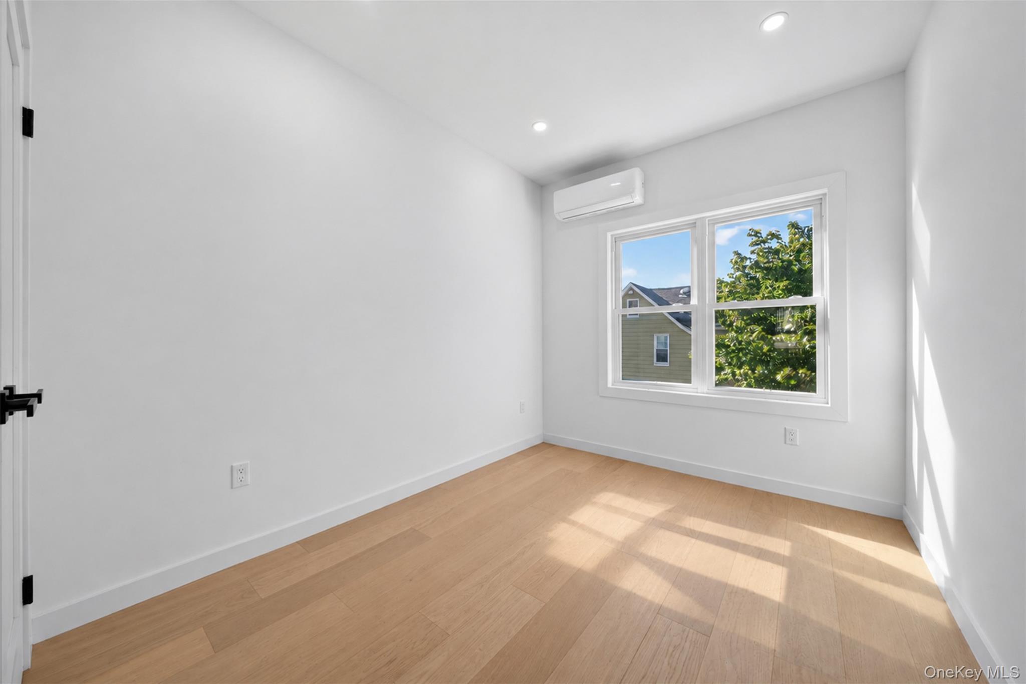 Single Family 69th Avenue Queens, NY 11375, MLS-1058480-8