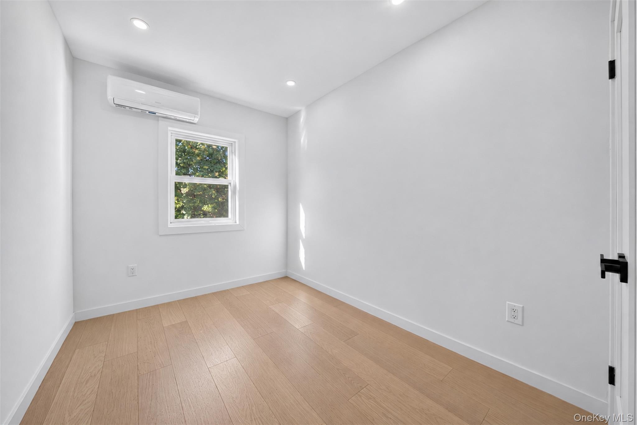 Single Family 69th Avenue Queens, NY 11375, MLS-1058480-9
