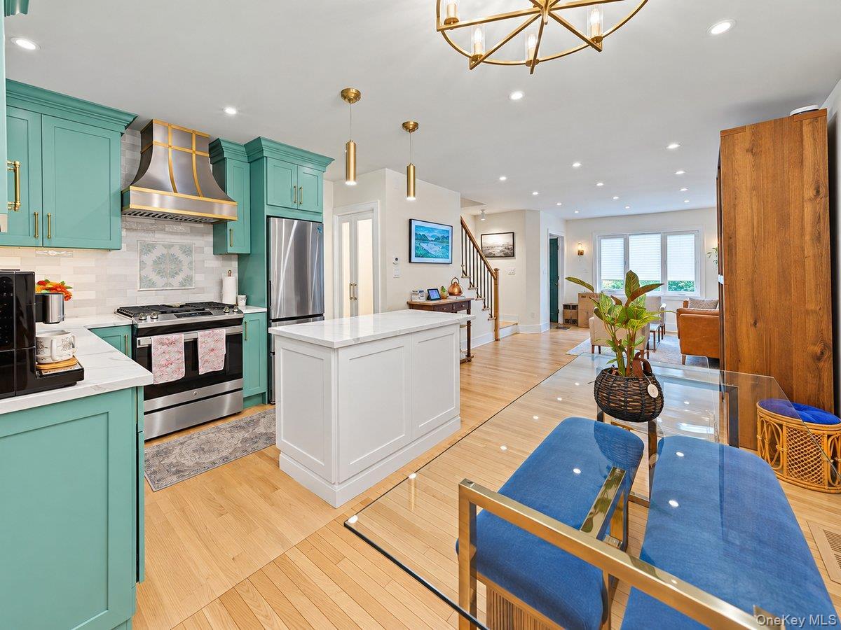 Single Family Austin Street Queens, NY 11415, MLS-1058500-11