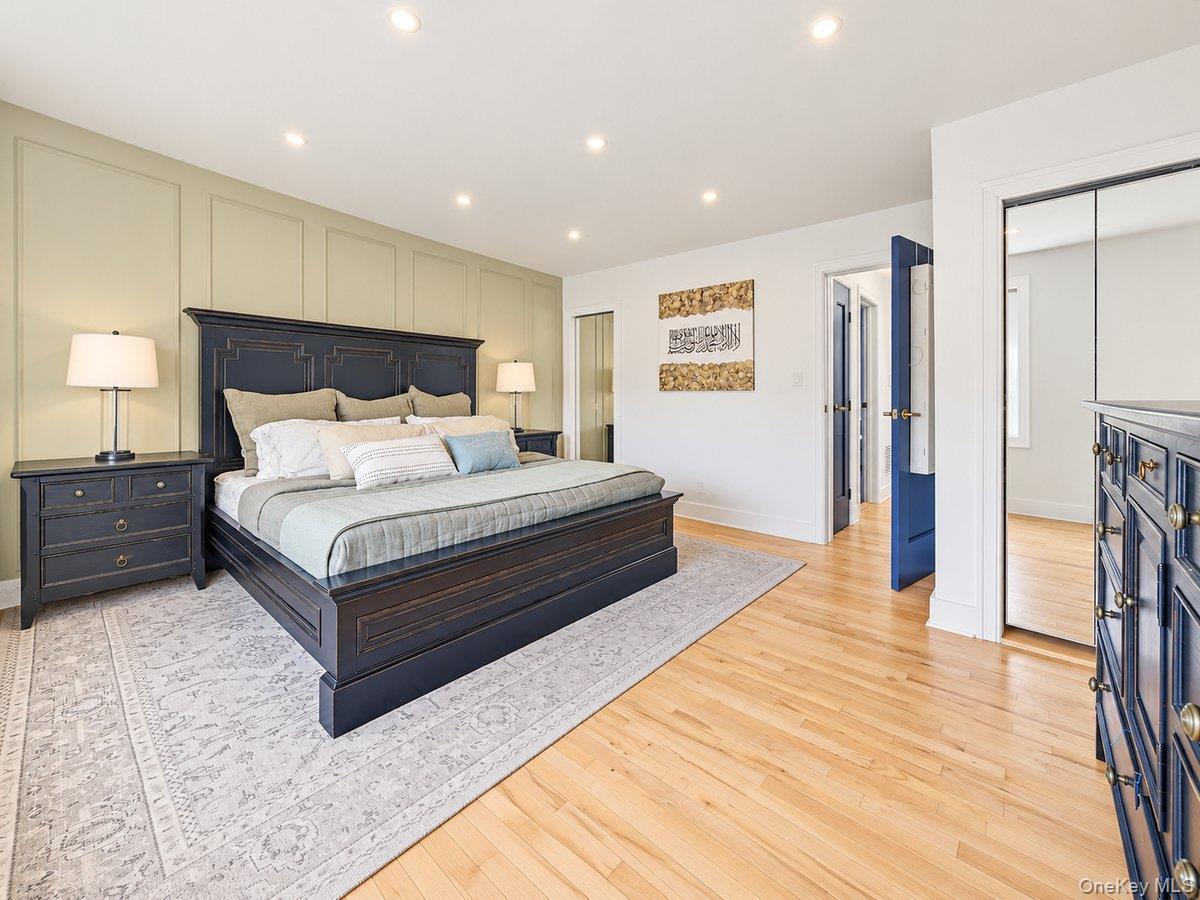 Single Family Austin Street Queens, NY 11415, MLS-1058500-14