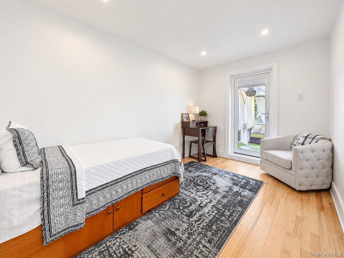 Single Family Austin Street Queens, NY 11415, MLS-1058500-15