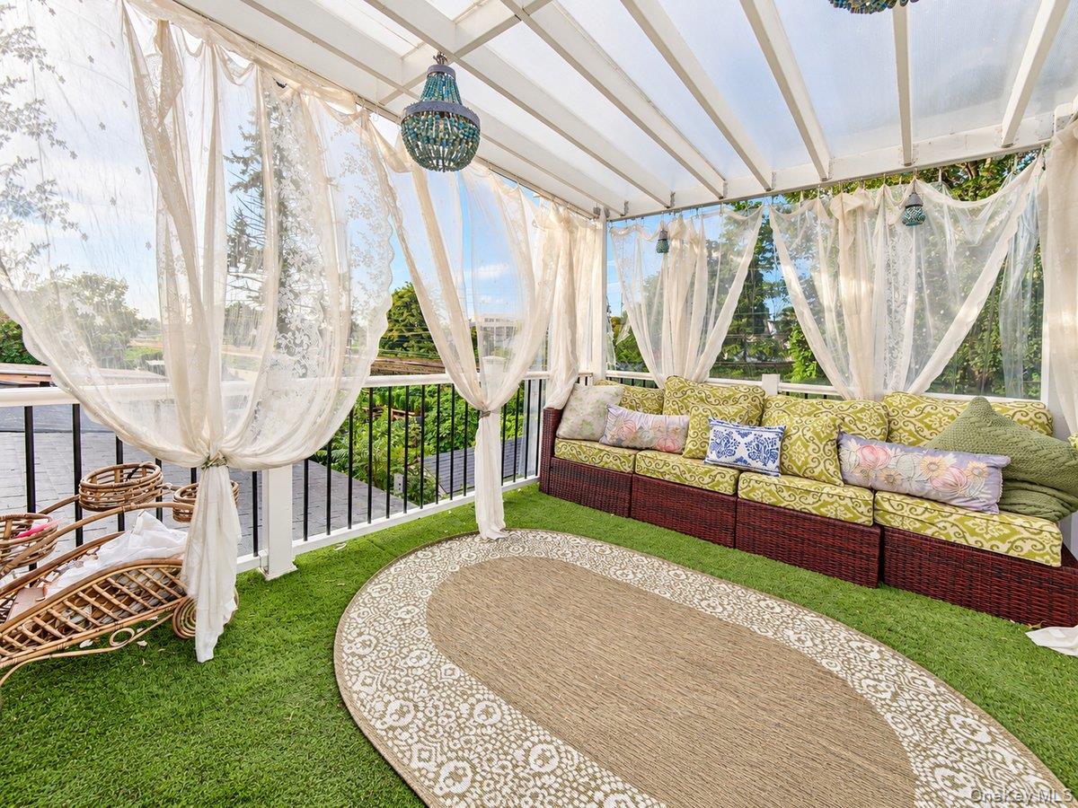 Single Family Austin Street Queens, NY 11415, MLS-1058500-16