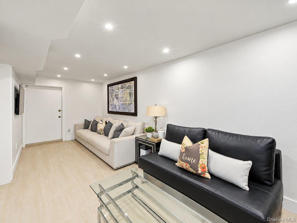 Single Family Austin Street Queens, NY 11415, MLS-1058500-19