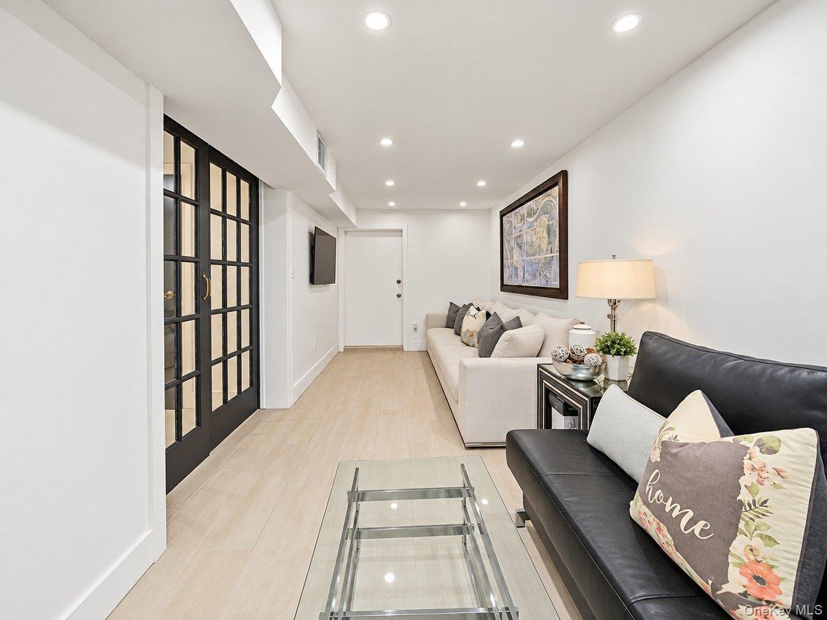 Single Family Austin Street Queens, NY 11415, MLS-1058500-20