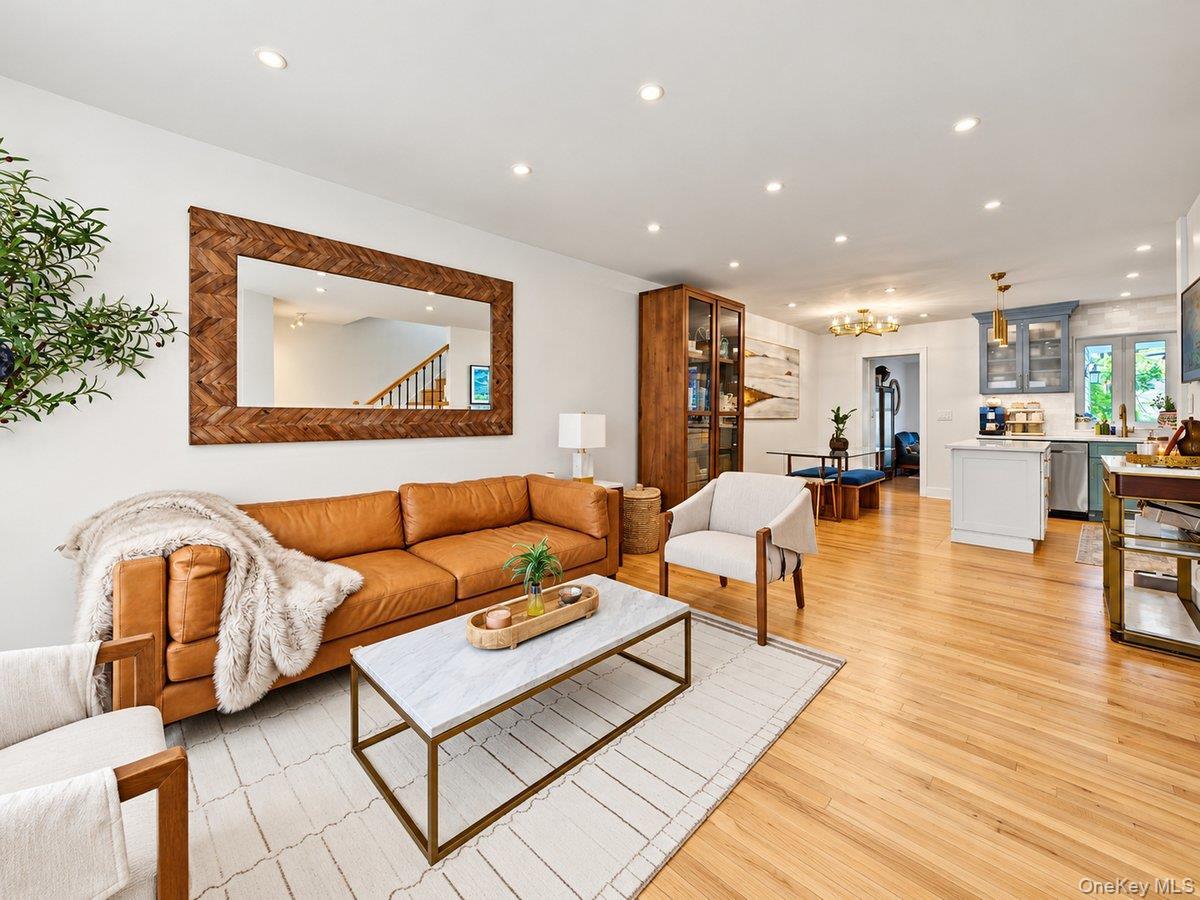 Single Family Austin Street Queens, NY 11415, MLS-1058500-4
