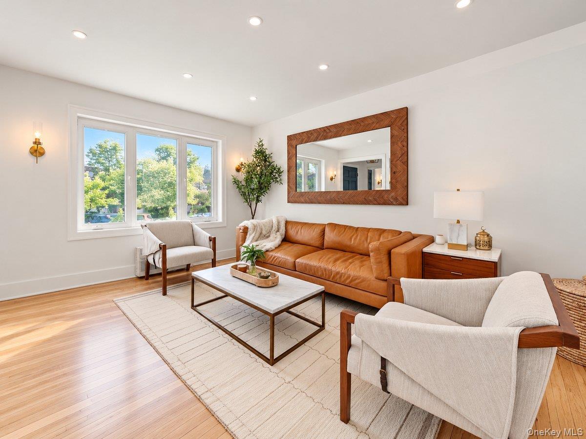 Single Family Austin Street Queens, NY 11415, MLS-1058500-6