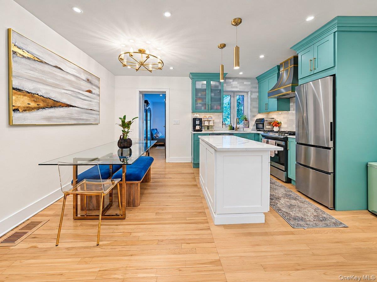 Single Family Austin Street Queens, NY 11415, MLS-1058500-7