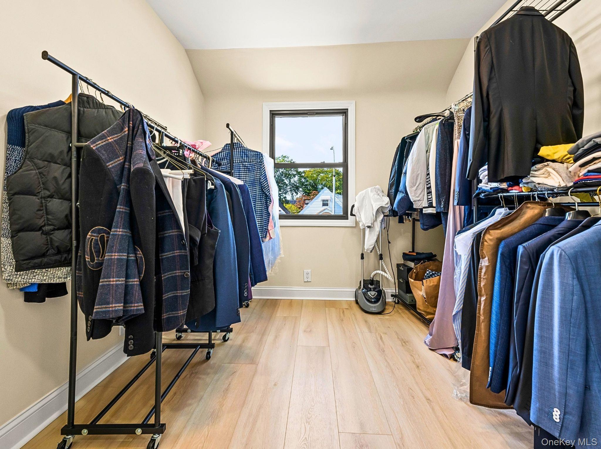 Single Family 183rd Street Queens, NY 11365, MLS-1058528-10