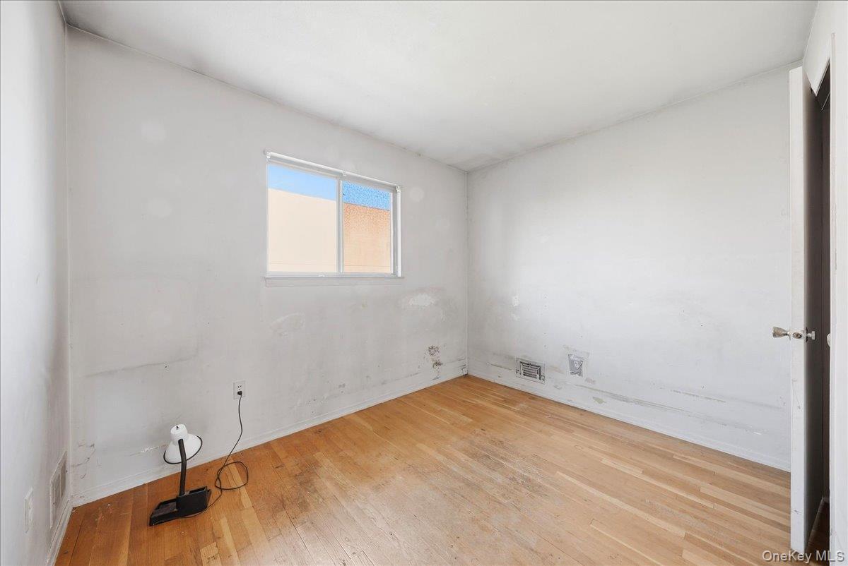 Single Family 120th Avenue Queens, NY 11412, MLS-1058577-12