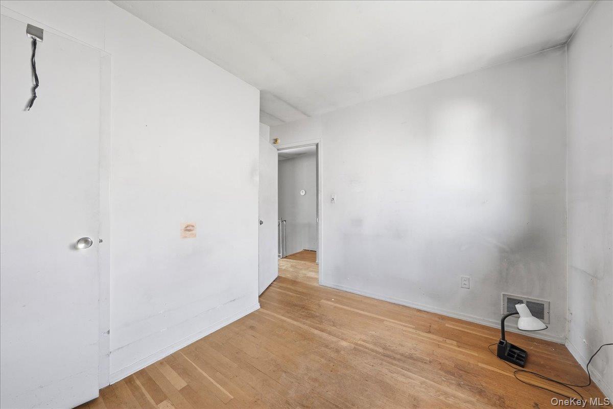 Single Family 120th Avenue Queens, NY 11412, MLS-1058577-13