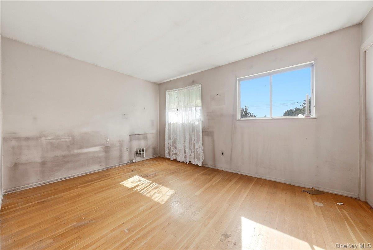 Single Family 120th Avenue Queens, NY 11412, MLS-1058577-17