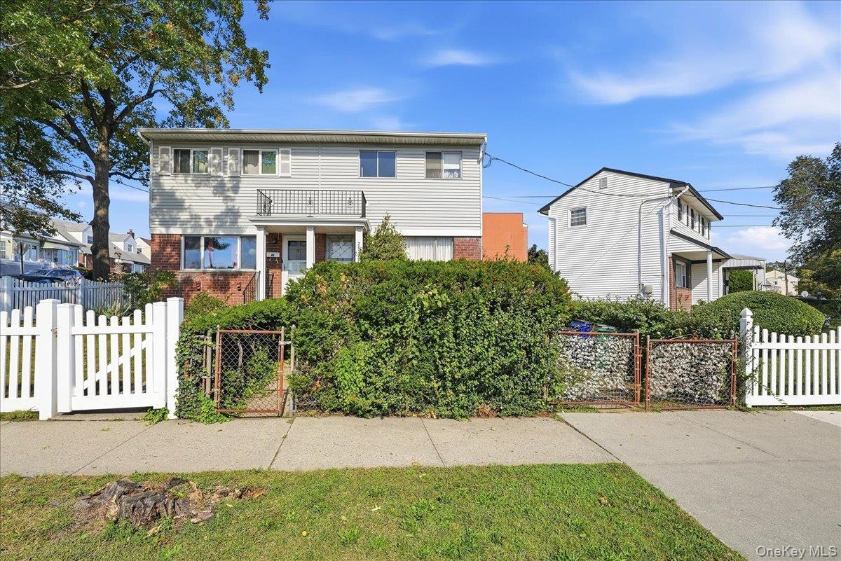 Single Family 120th Avenue Queens, NY 11412, MLS-1058577-26