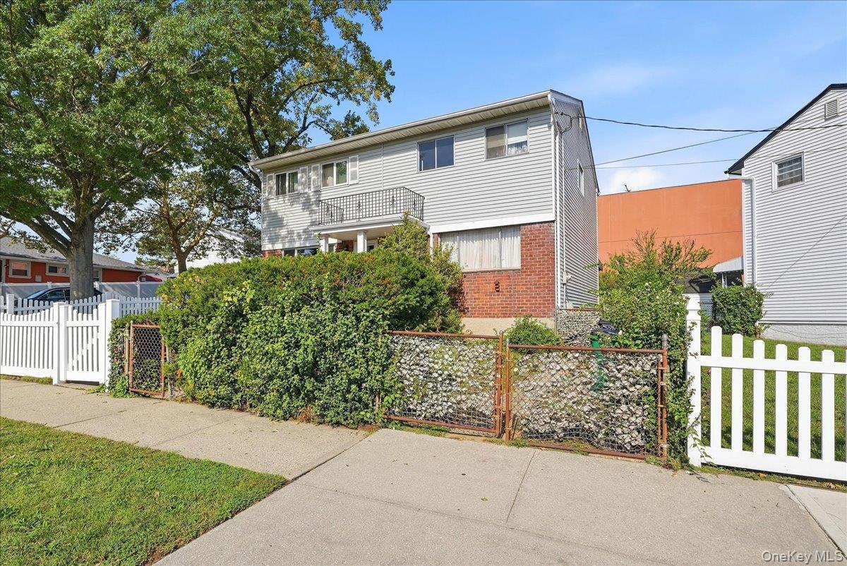 Single Family 120th Avenue Queens, NY 11412, MLS-1058577-28