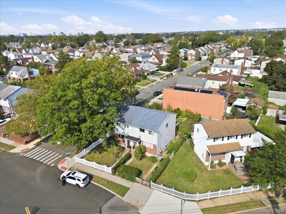 Single Family 120th Avenue Queens, NY 11412, MLS-1058577-32