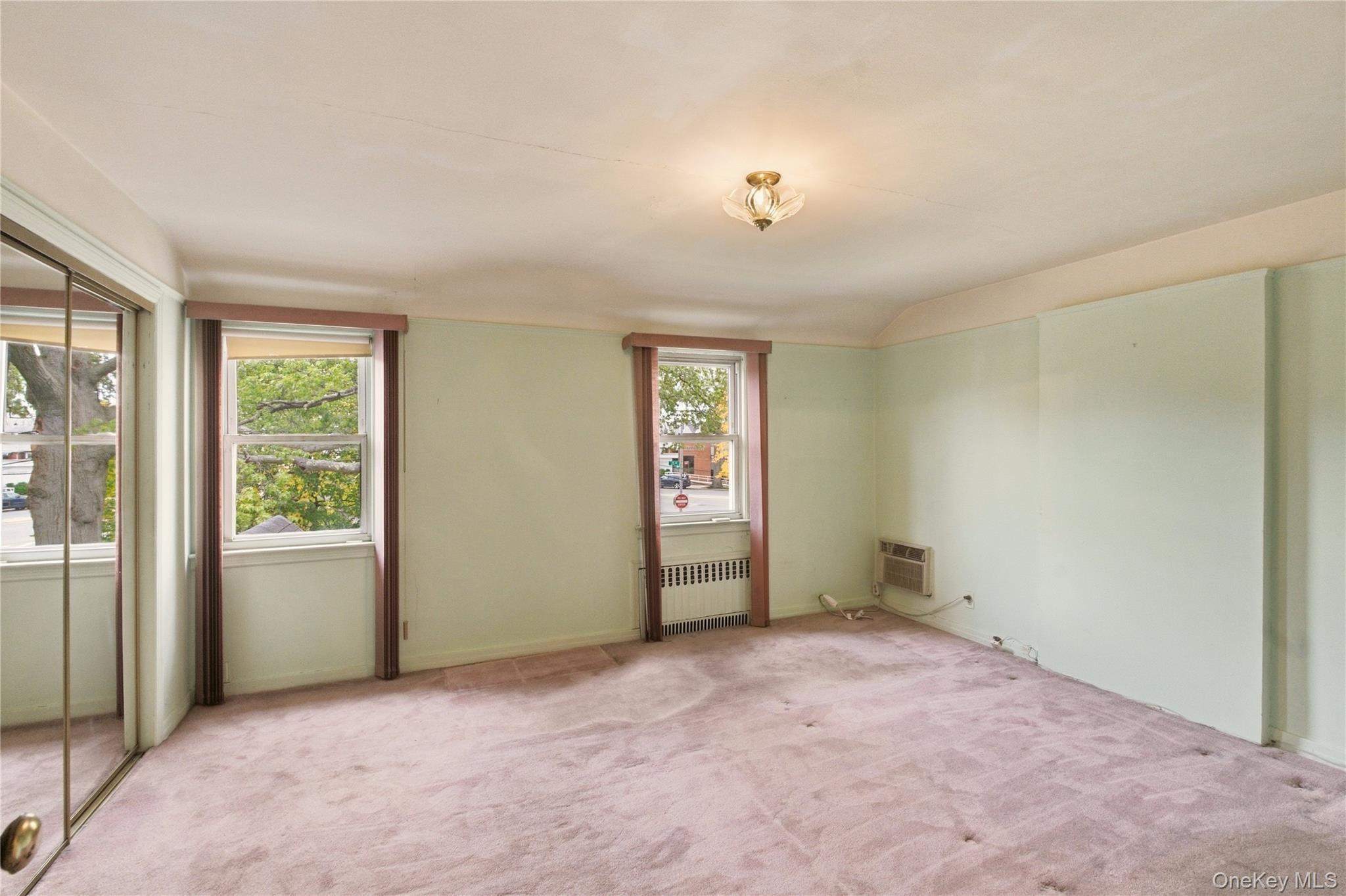 Single Family 25th Avenue Queens, NY 11357, MLS-1058592-16