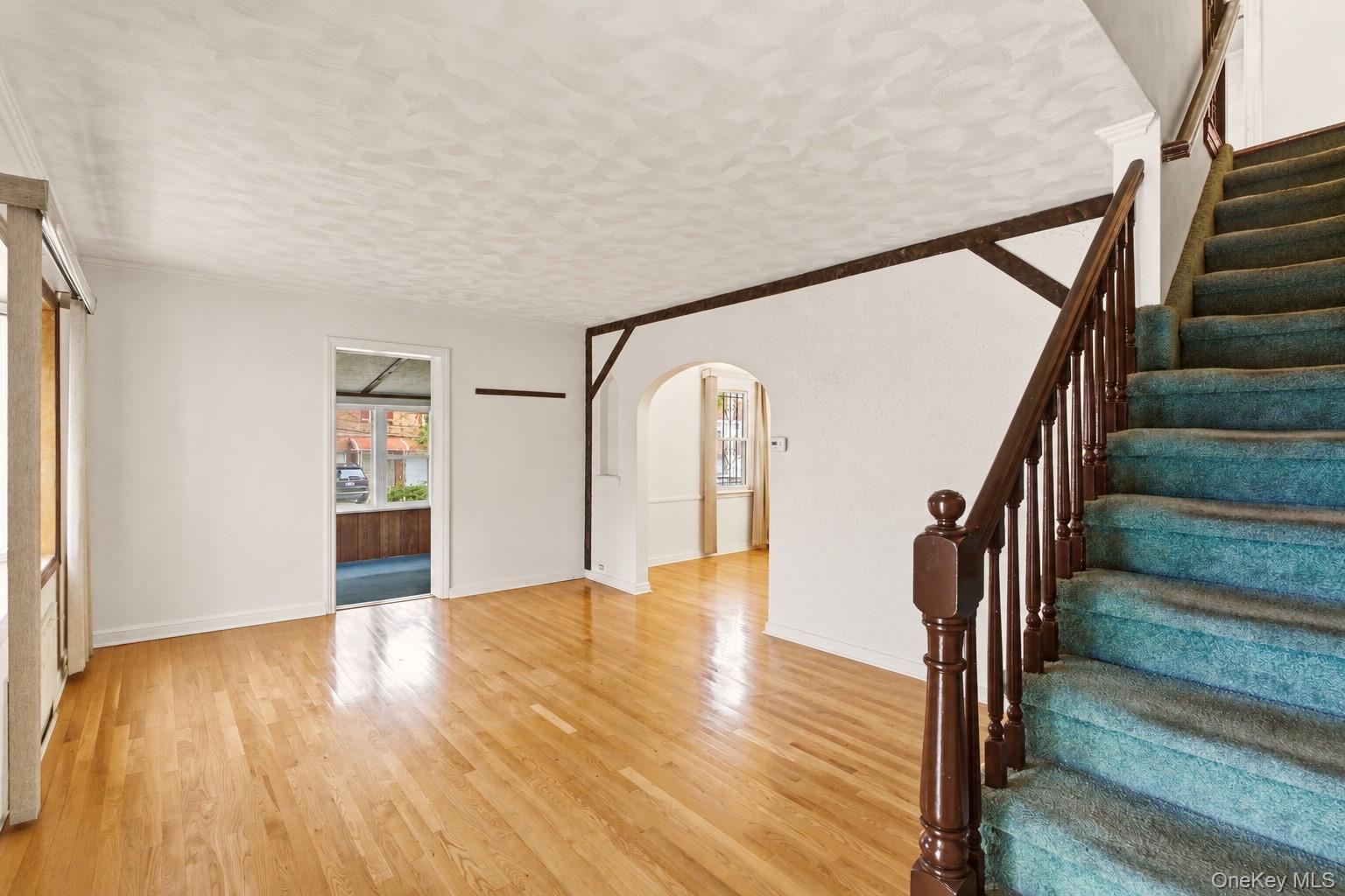 Single Family 25th Avenue Queens, NY 11357, MLS-1058592-2