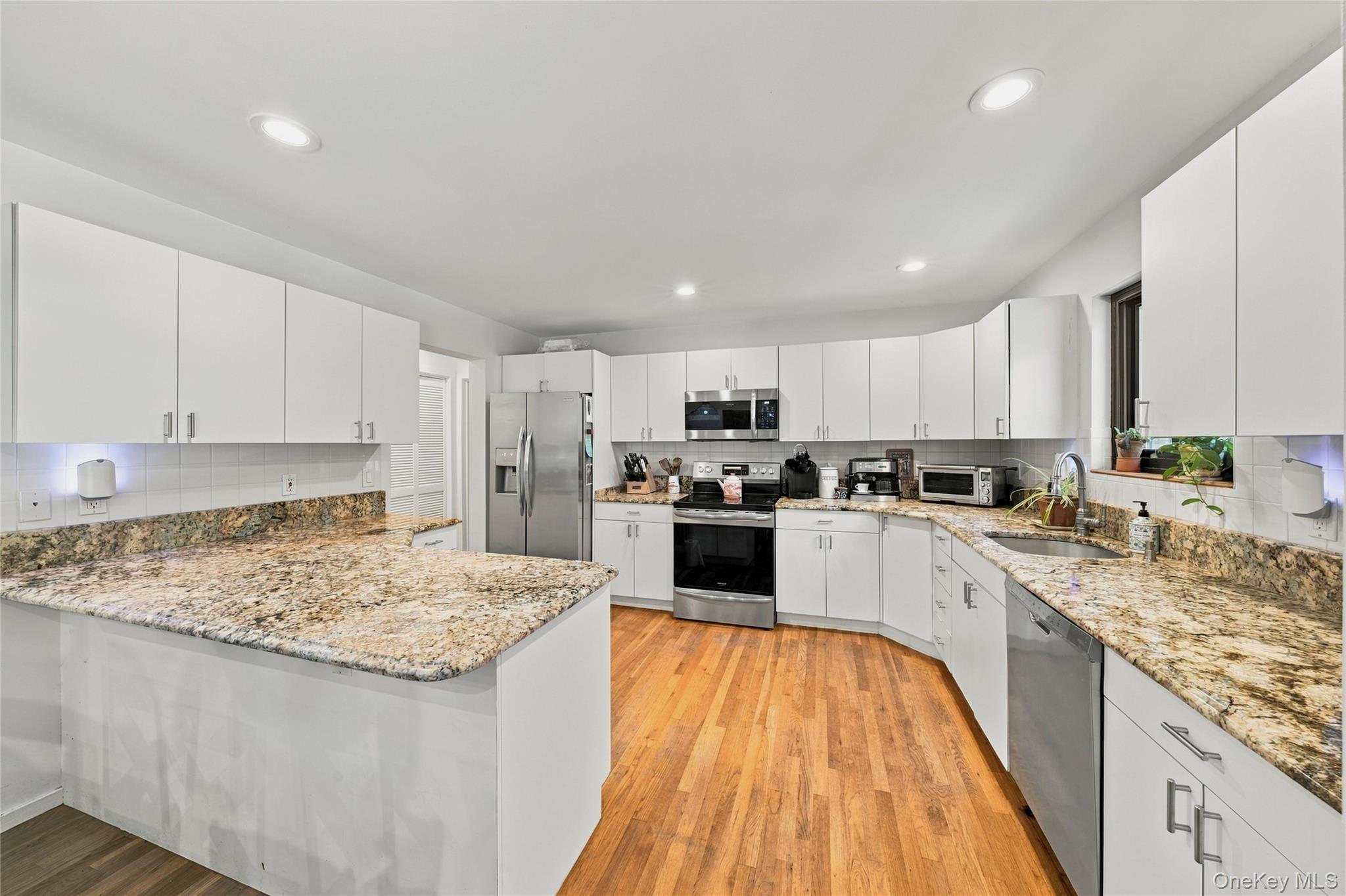 Single Family Bridle Path  Suffolk County, NY 11978, MLS-1058621-8