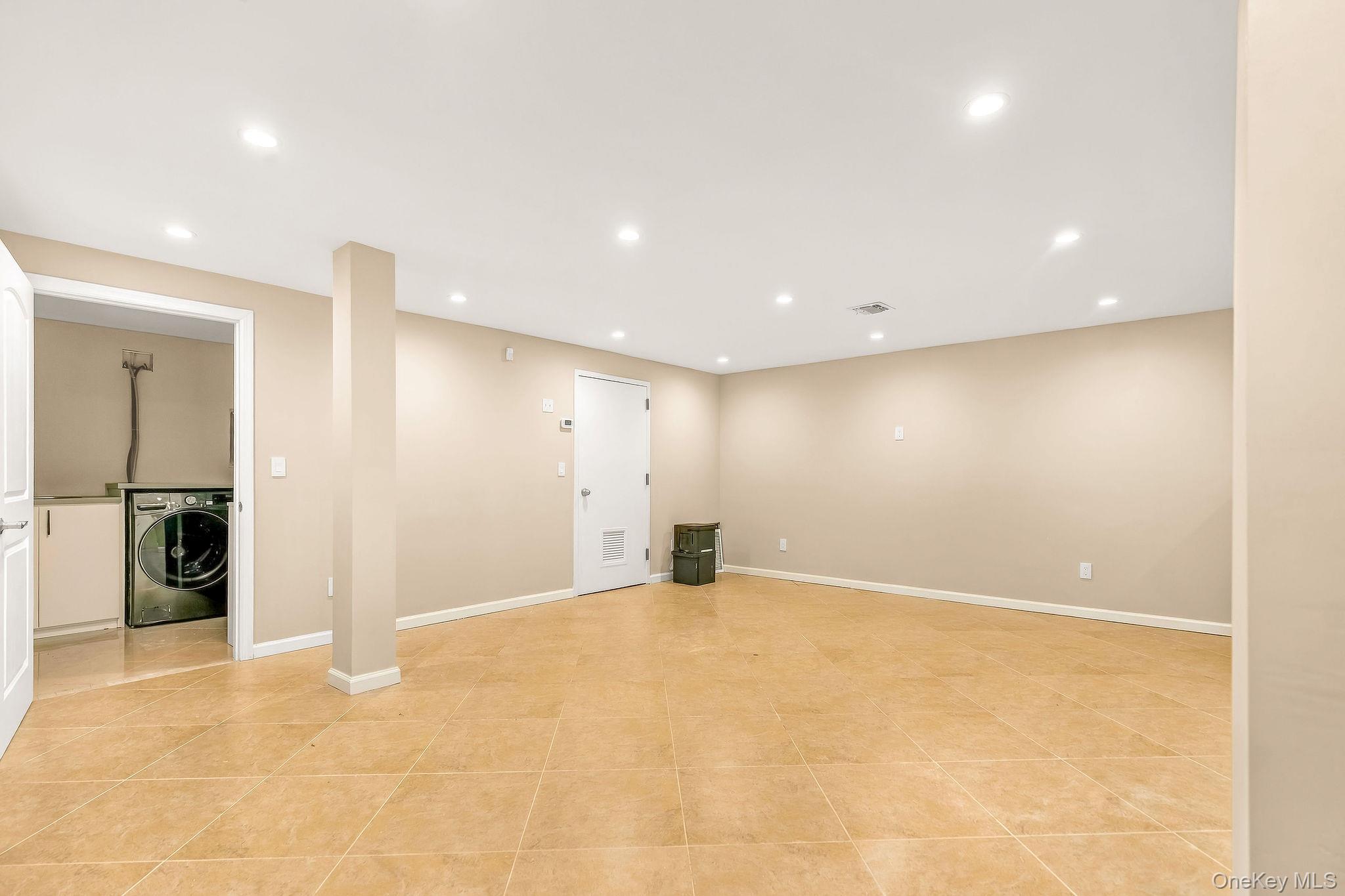 Single Family Corin Court  Nassau County, NY 11791, MLS-1058662-29